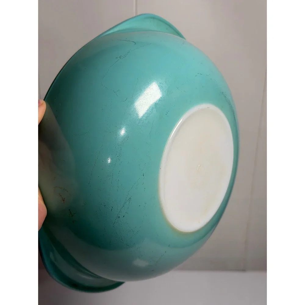 VTG Pyrex Casserole Bowl Turquoise Blue 024 2QT Round Serving Dish Milk Glass